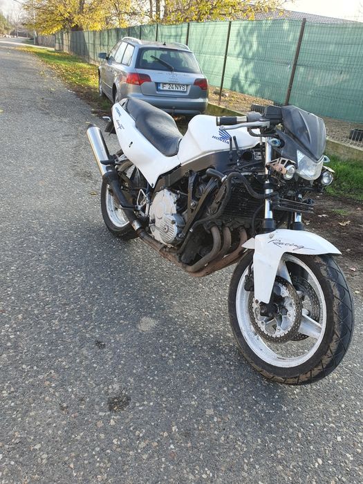 Honda CBR 600 f ,,naked"