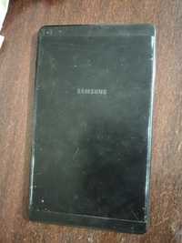 Samsung Tab A память 2/32 в хорошем состояние кроме стекла