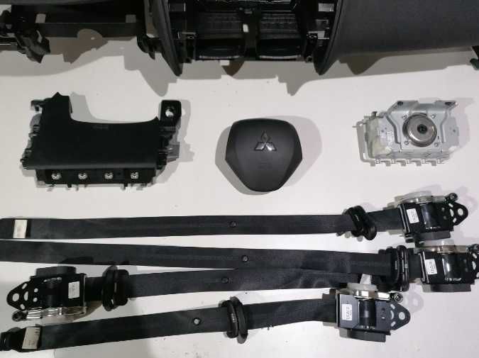 MITSUBISHI ECLIPSE CROSS - plansa de bord - set centuri - kit airbag