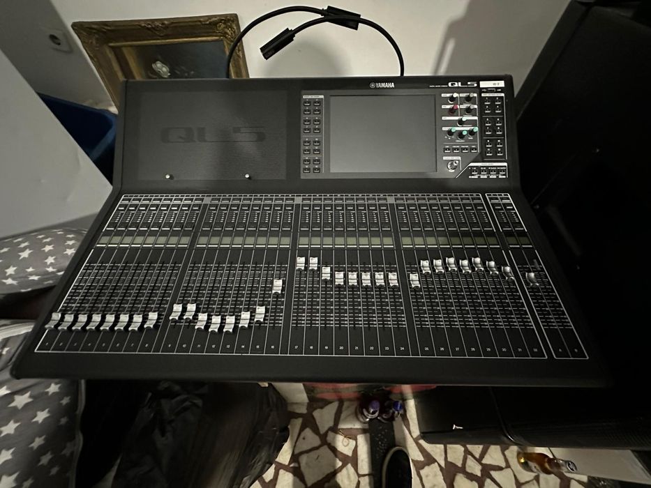 Mixer scenă Yamaha QL5