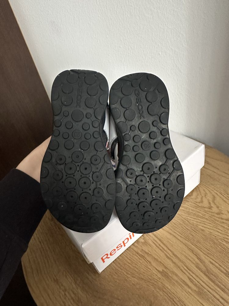 Детски сандали Geox