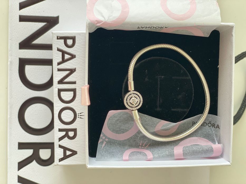 Bratara Pandora .