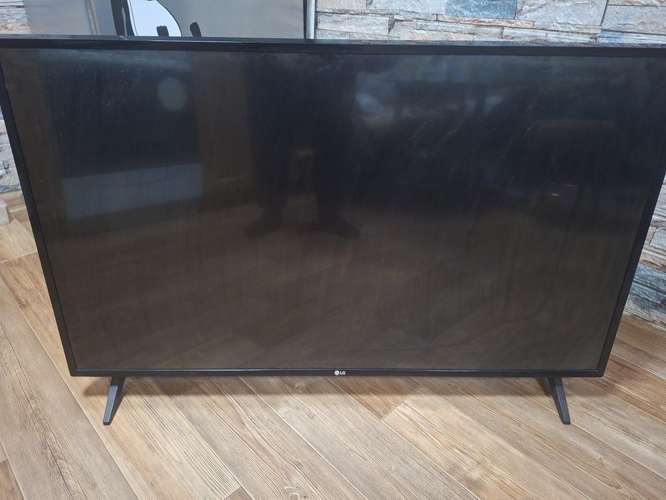 LG 42дюйма смарт