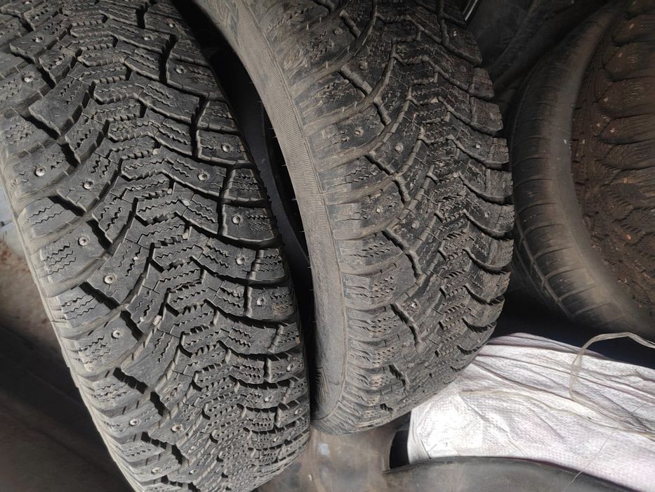 Продам пару зимних шин