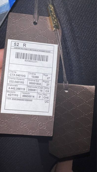 Продается пальто от бренда Gucci.