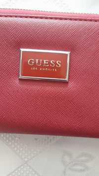 Кошелёк Guess красного цвета