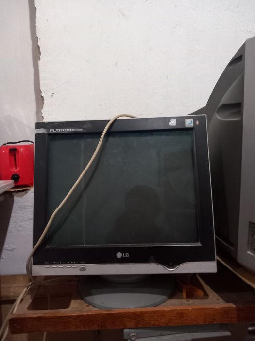2 ta kompyuter manitori 1ta televizor arzon narxda