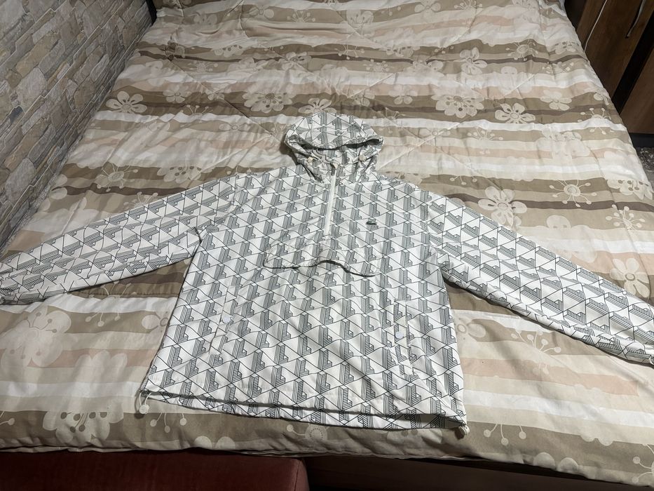 Оригинално яке ветровка лакоста лимитирана серия монограм