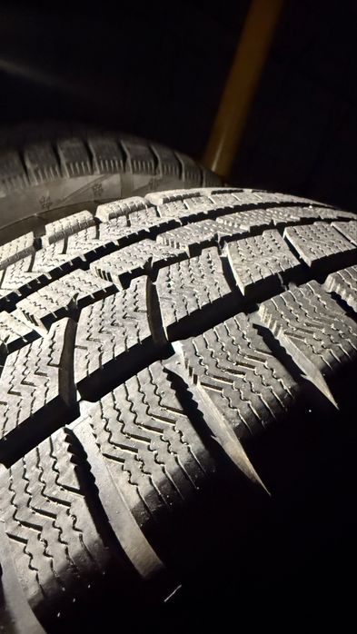 Продам зимние шины 23год HiFly 245/45/18 в хорошем состоянии