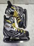 Patine 800 hochei hockey CCM Vector 4.0 marime 36  ( 23   cm)