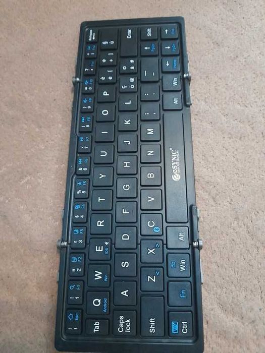Esynic mini bluetooth keyboard foldable.Cititi tot anunțul.