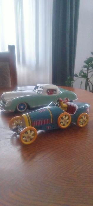 2 mașinuțe tabla originale anii 75