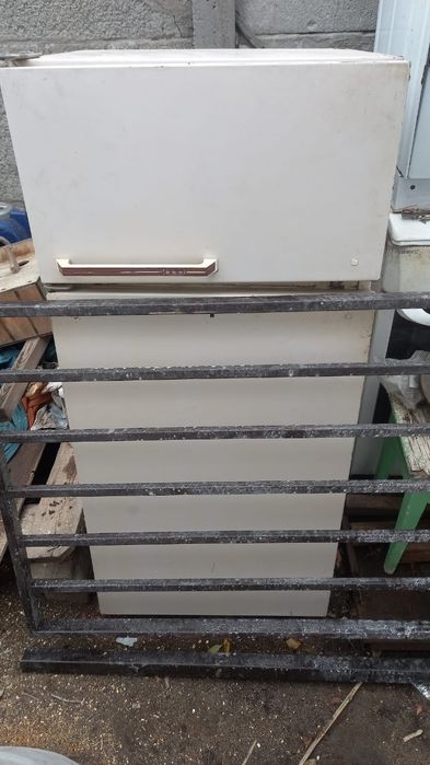 Продам холодильник советский