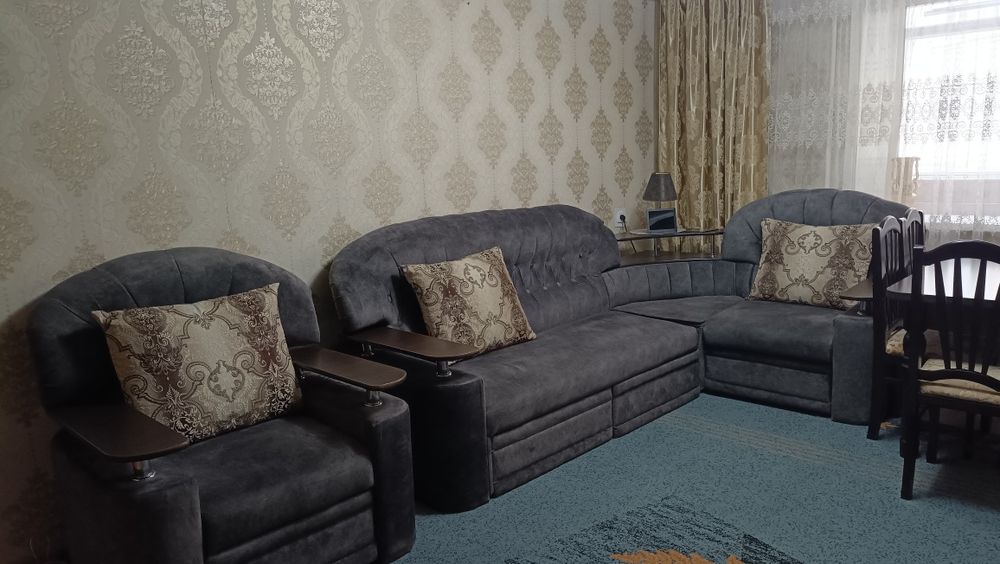 Продам диван,кресло,стол и стулья