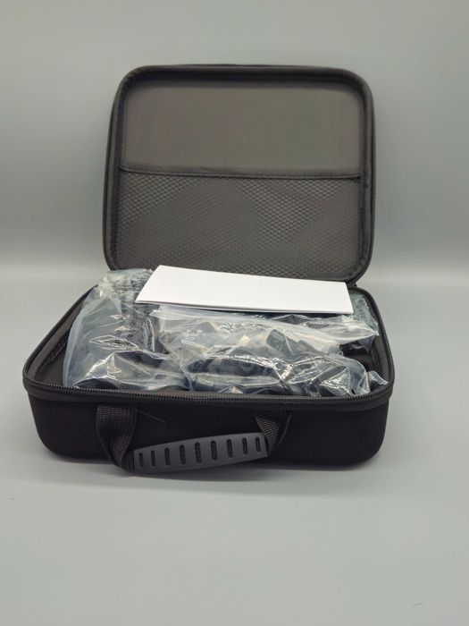 Масажен пистолет с LCD дисплей,скорости и 6 накрайника – с твърд калъф