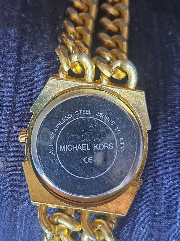 Часы Michael Kors в отличном состоянии