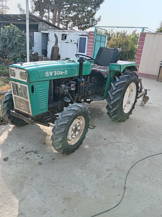 Traktor BY-304 Oldi tortadi