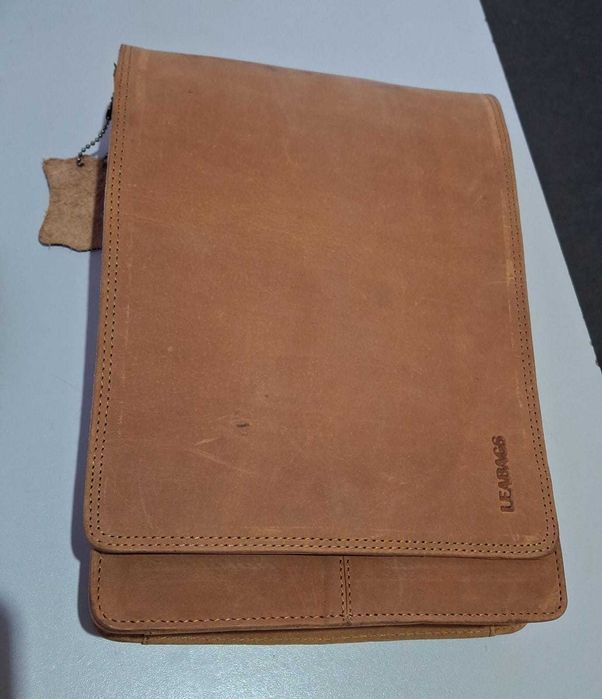 Geanta umar LEABAGS, piele bivol, 20x7x26 cm, maro deschis