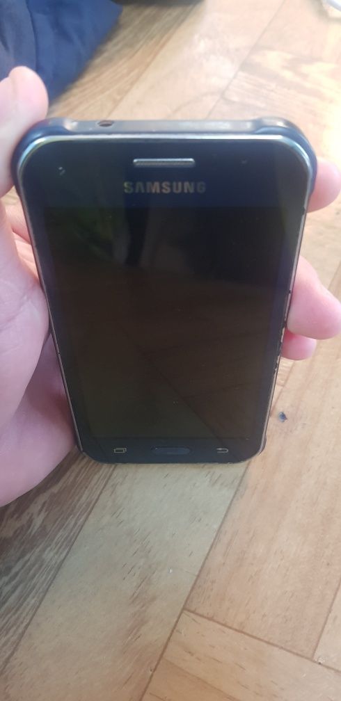 Samsung  J 1 ace