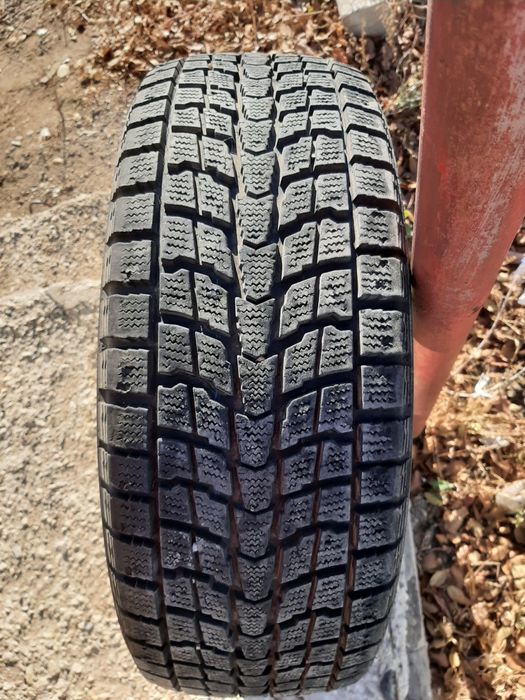 Продам шины 235/55/18 данлоп