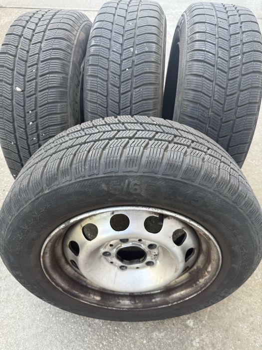 Anvelope BMW 195/65/15 BMW cu jante tabla.