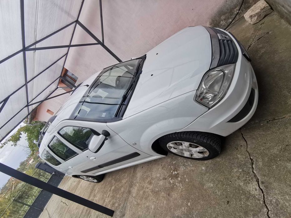 Vând Dacia Logan MCV