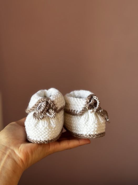 Детские вязаные пинетки