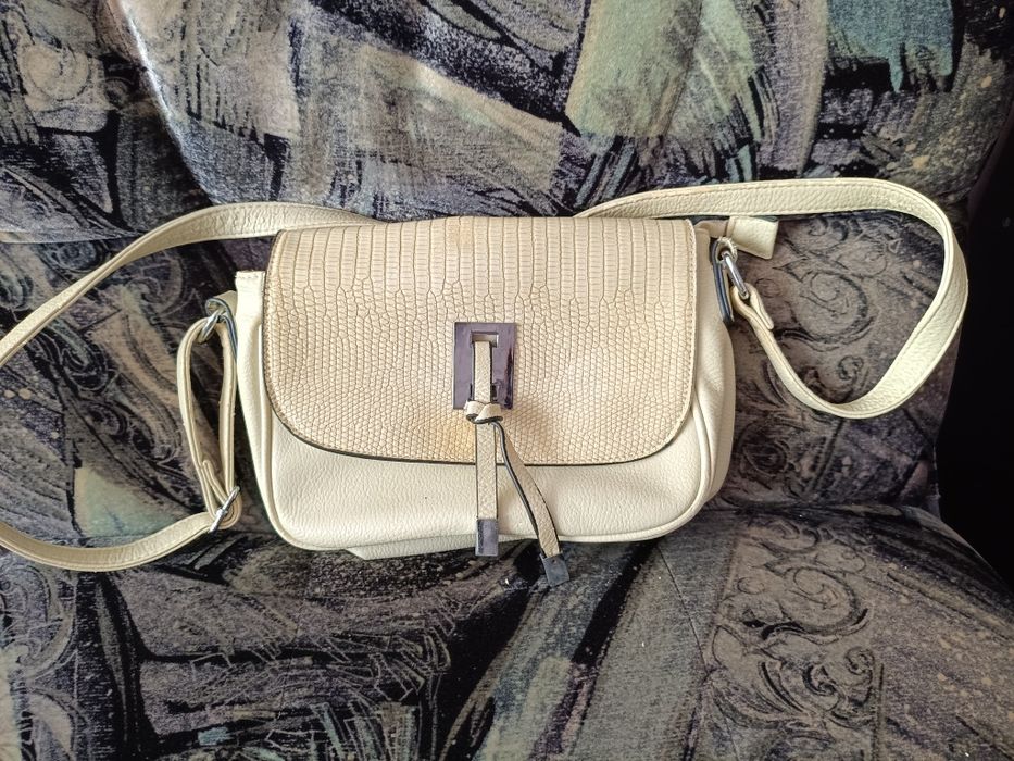 Дамски чанти от изкуствена кожа