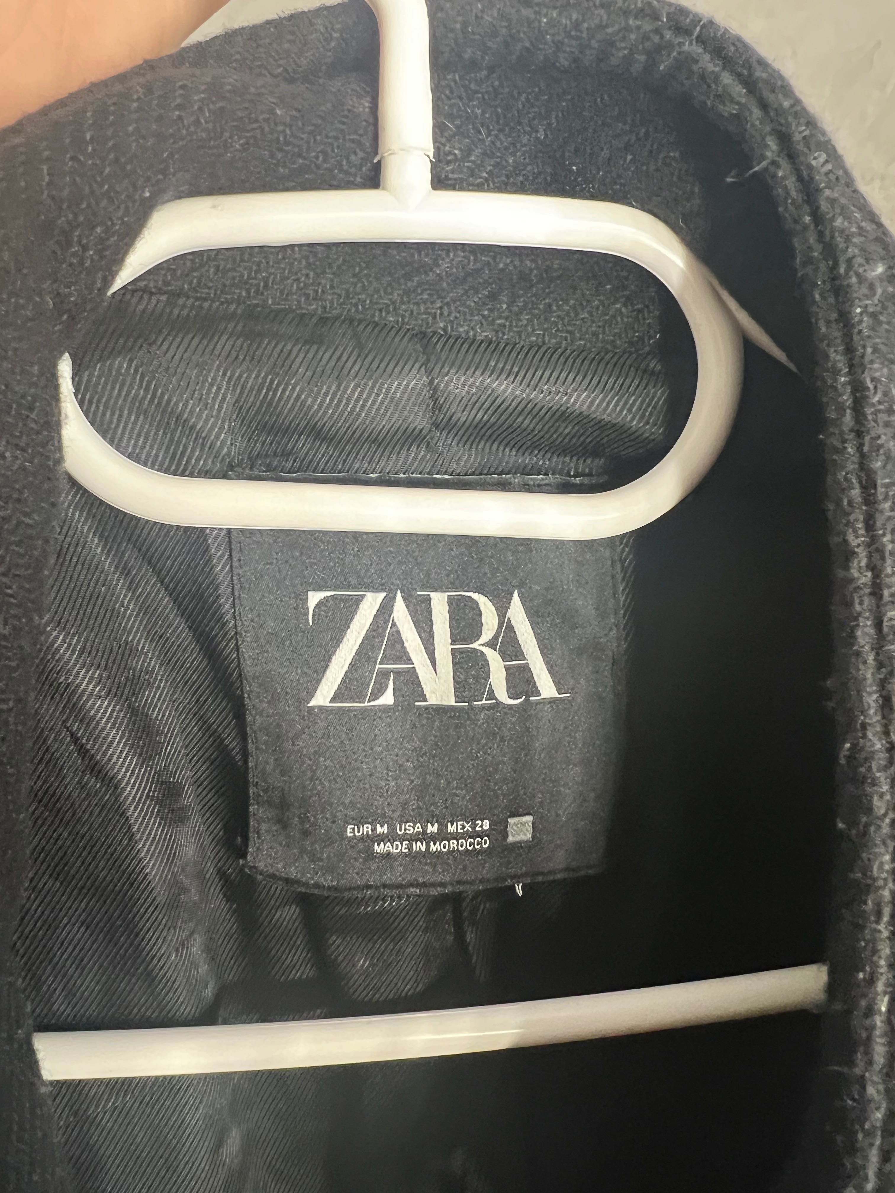 Дамско черно палто от Zara