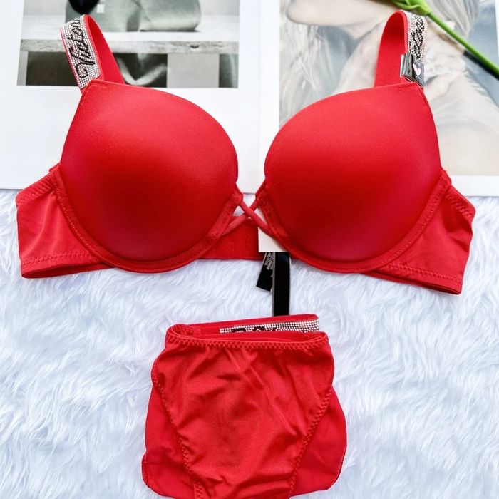 Costum de baie Victoria Secret's pentru femei  !