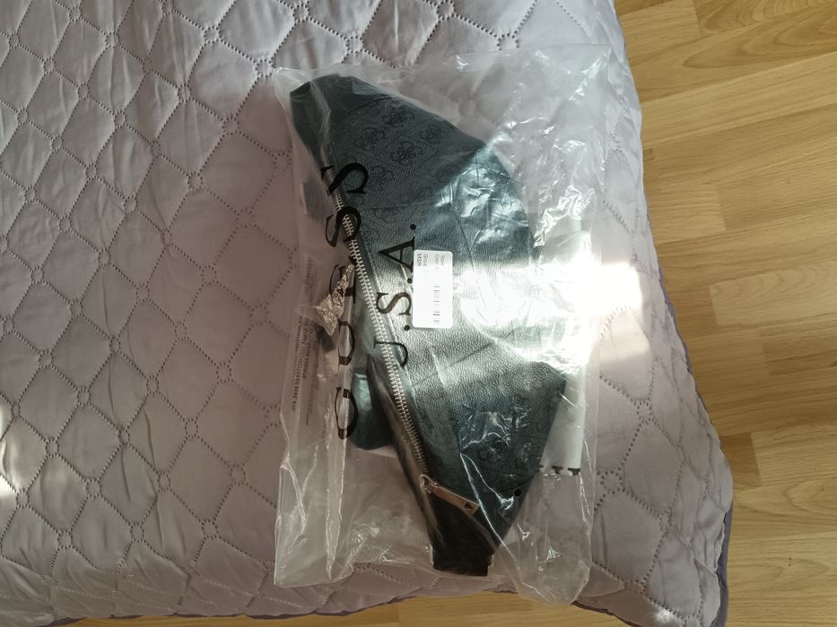 GUESS оригинална мъжка чанта  нова