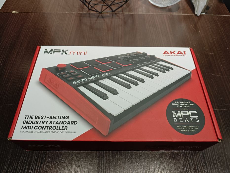 Продам новую midi клавиатуру