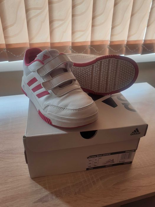 Маратонки ADIDAS номер 34