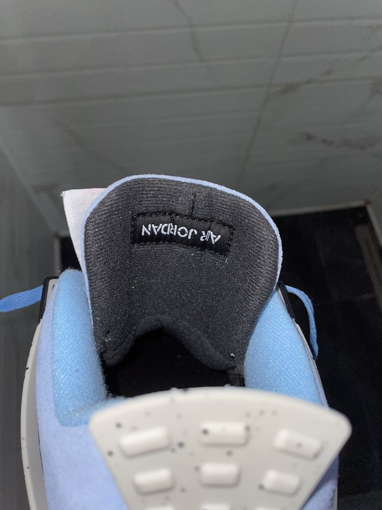 Jordan 4 University Blue