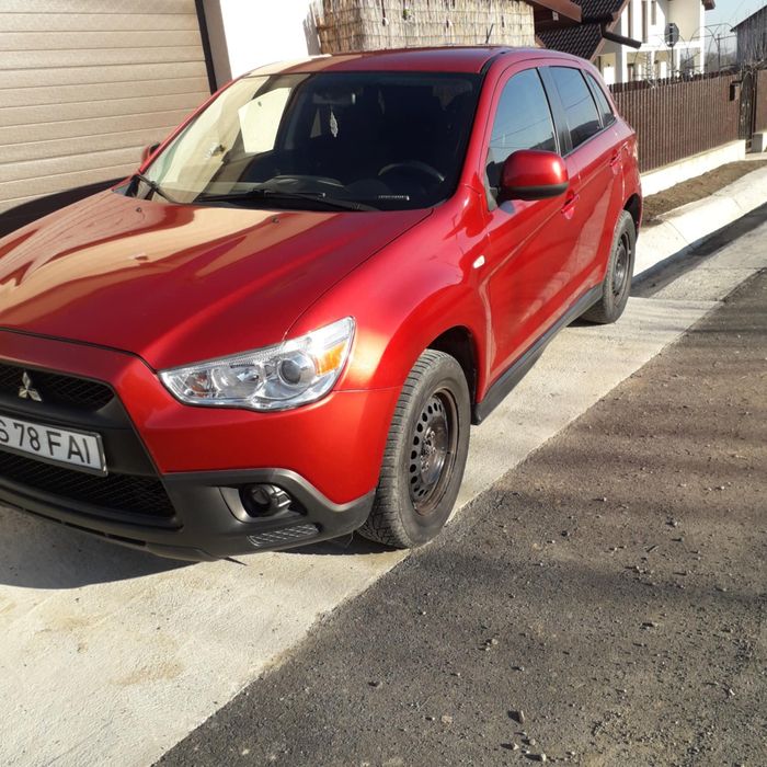 Vând Mitsubishi ASX 1.8