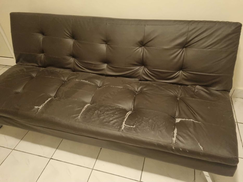 Vand 2 canapele extensibile folosite