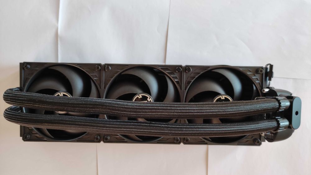 Vând cooler Arctic Liquid Freezer III 360 Black