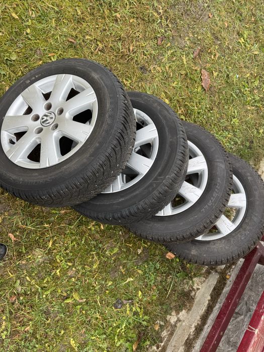 Jante originale golf 5, caddy,touran,passat R15,anvelope noi de iarna!