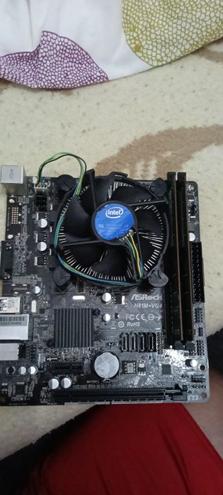 Kit Placa de baza H81M-VG4