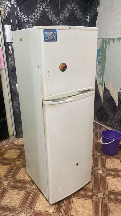 Холодильник продам в рабочем состоянии. Исправен