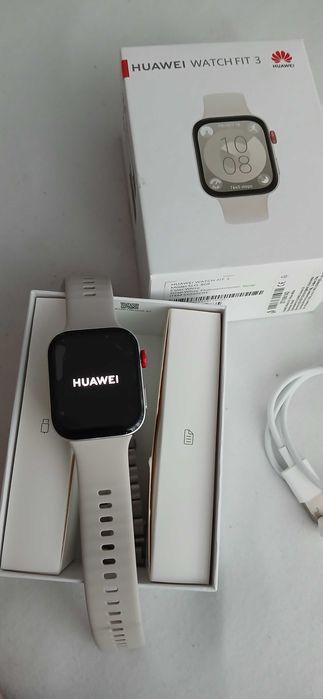 Продавам часовник Huawei watch fit 3