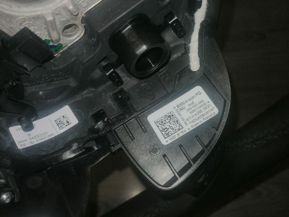 Продавам волан Audi нов