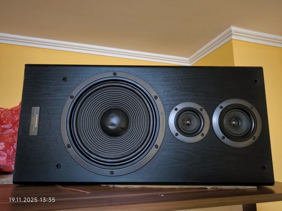 Продавам тонколони Pioneer CS-7030 190w 8 ома 10" бас