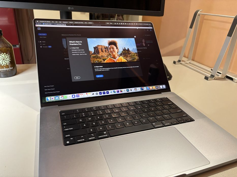 Macbook pro 16 m1 max 64gb/8tb
