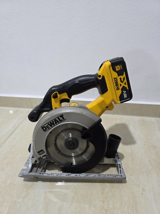 Circular Dewalt DCS 391