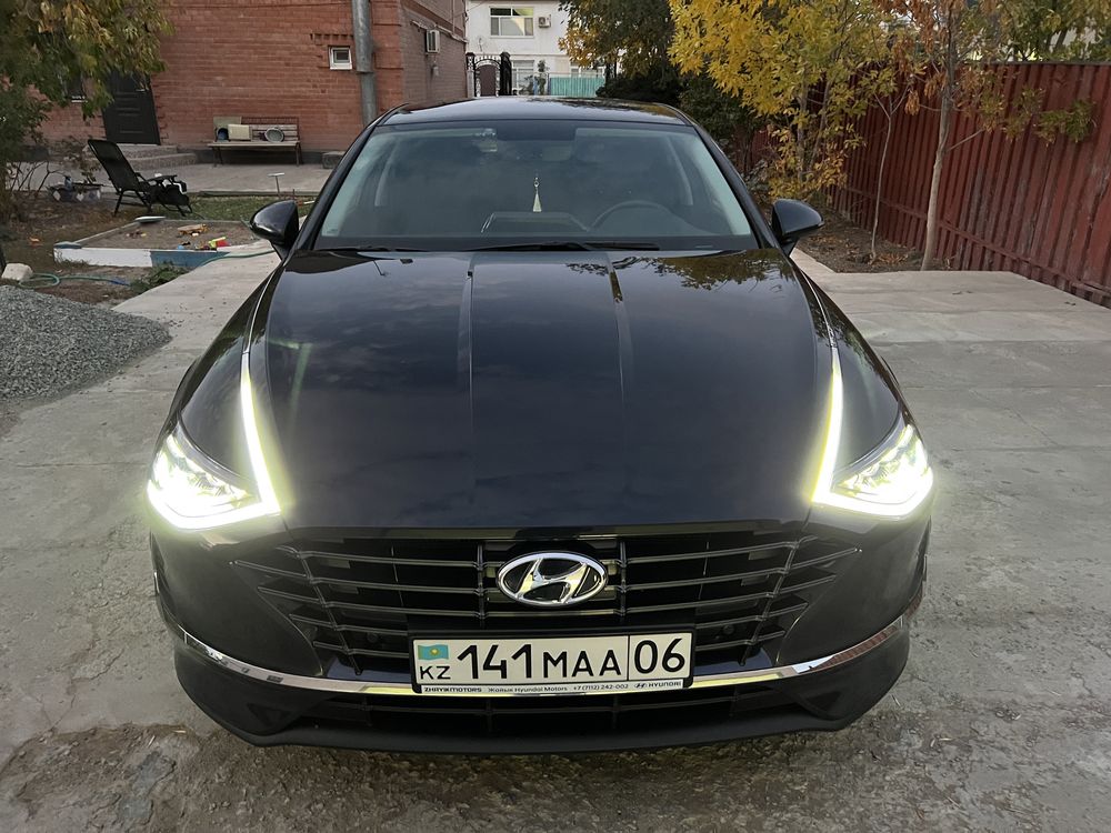 Продам Hyundai Sonata 2021 года объем 2.0