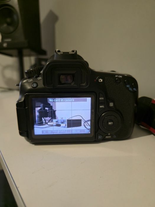 Vând Canon EOS 60D + obiectiv 28-135mm f4.5-5.6