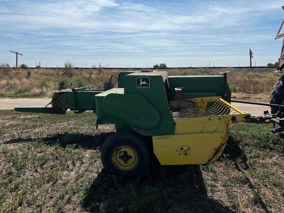 Presa balotat John Deere 332