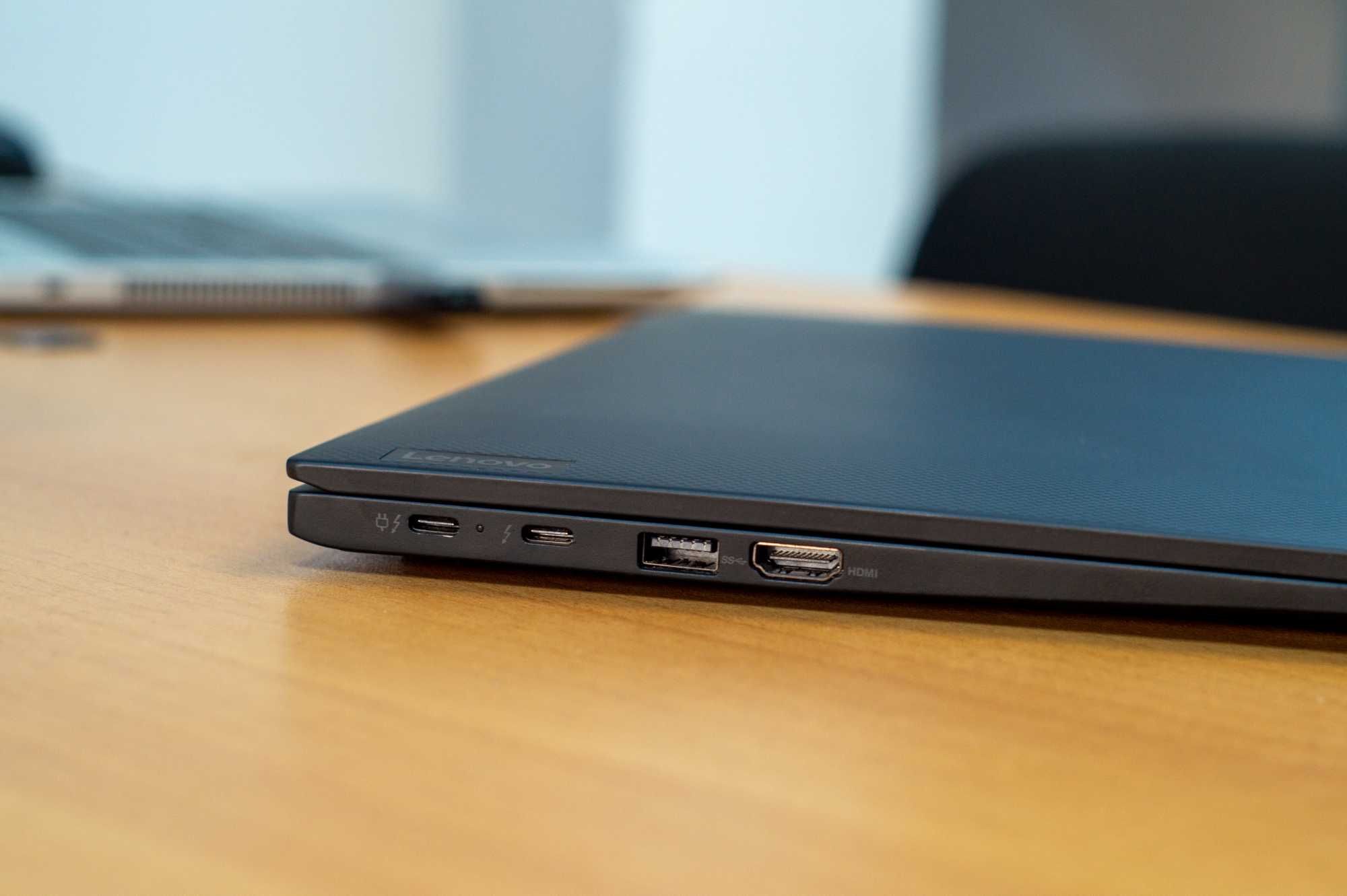 Lenovo ThinkPad X1 Carbon Gen 10 / i5-1240P / 16GB / 512GB / Touch