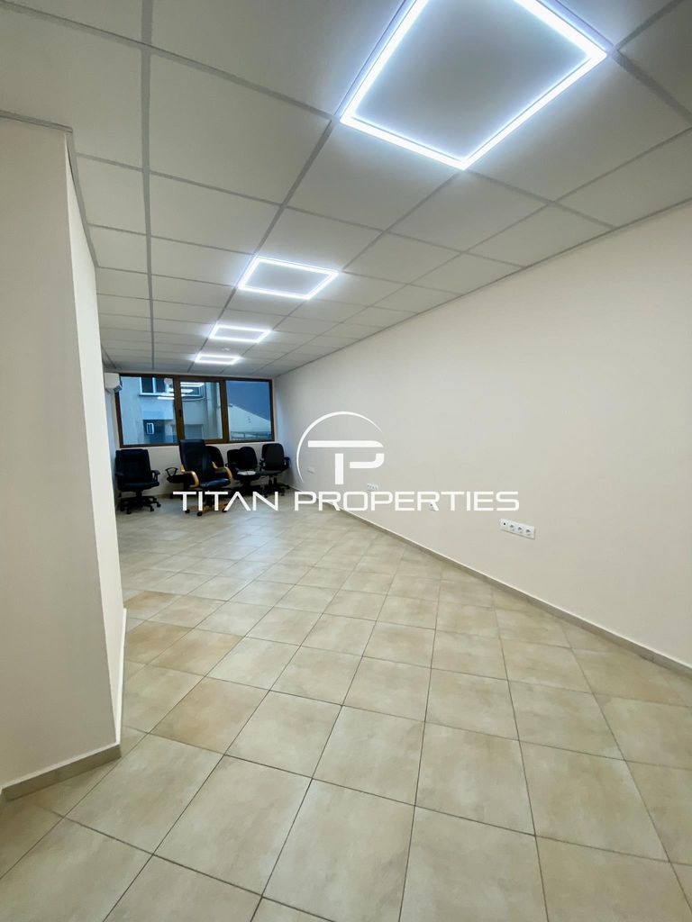 Дава се под наем Офис в Варна, Център - 100 кв.м за 1000 € - Снимка #4